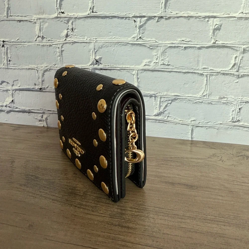 NWT Coach Snap Wallet Pebble Leather Rivets Gold/Black CAP09